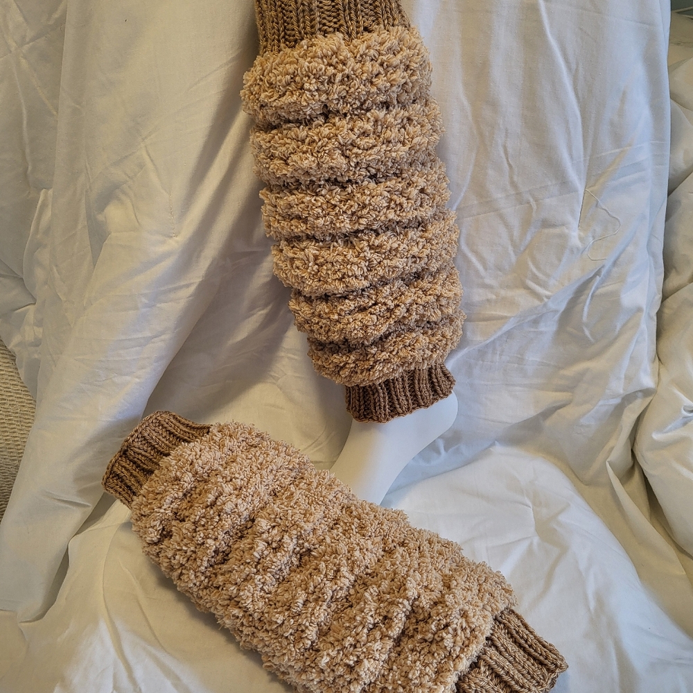 Hand Crafted knit skrunchers™ legwarmers 14 inch calf circumfrence Womens S - M - Picture 3 of 4